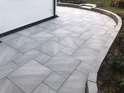 Slabbed patio in Croydon